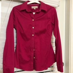 Classic bottom-down shirt.